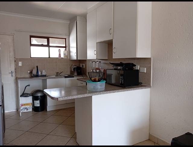 2 BEDROOM SECTIONAL TITLE FOR SALE IN BOKSBURG NORTH
